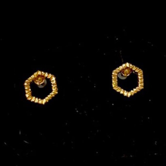 Gold Geometric Shaped Minimalistic Stud Earrings - Picture 1 of 1